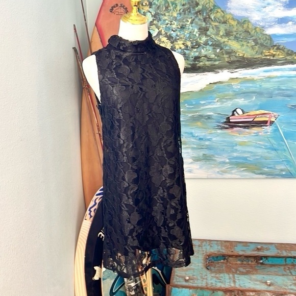 ⭐️NWT XXI, Black Lace over Black, High Lace Collar,Sexy, Classic,Timeless,Size L - Picture 3 of 10